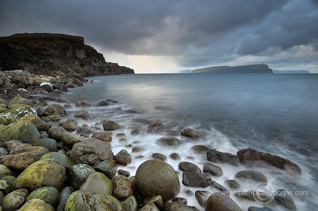 Grotvik Bay, Sandoy, Faroe islands - Baie de Grotvik, iles Feroe - FER376