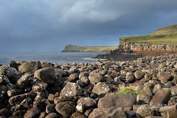 Grotvik Bay, Sandoy, Faroe islands - Baie de Grotvik, iles Feroe - FER377