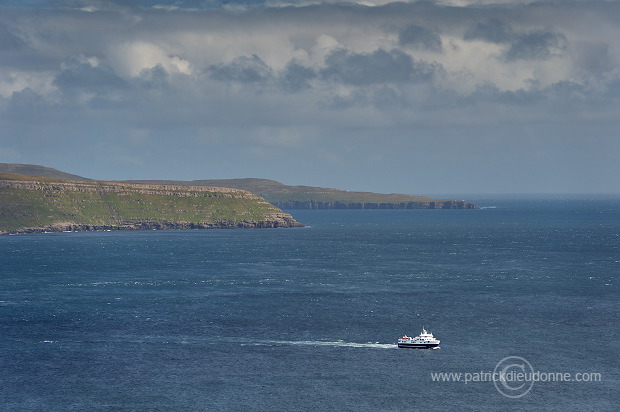 Ferry to Skopun, Sandoy, Faroe islands - Ferry, iles Feroe - FER381