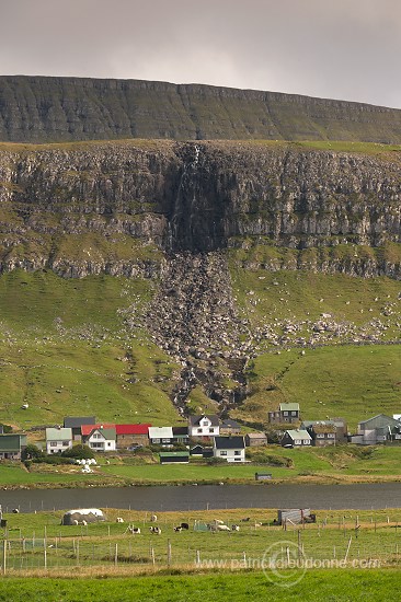 Sandur, Sandoy, Faroe islands - Village de Sandur, Iles Feroe - FER455