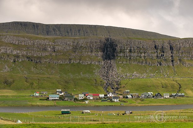 Sandur, Sandoy, Faroe islands - Village de Sandur, Iles Feroe - FER456