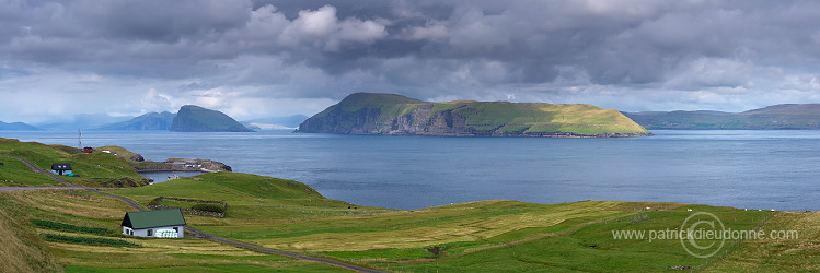 Near Skopun, Sandoy, Faroes Islands - Pres de Skopun, iles Feroe - FER973