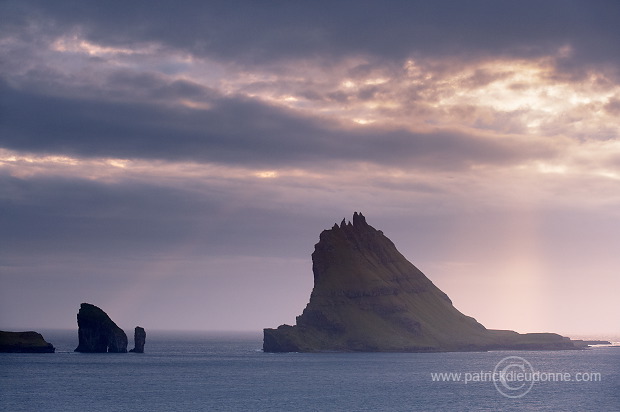 Tindholmur, Vagar, Faroe islands - Tindholmur, iles Feroe - FER631