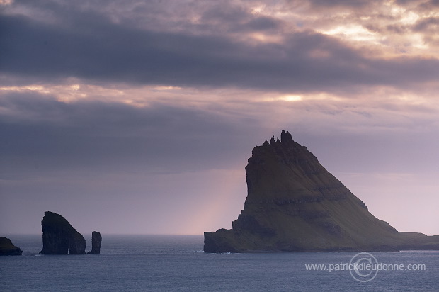 Tindholmur, Vagar, Faroe islands - Tindholmur, iles Feroe - FER632