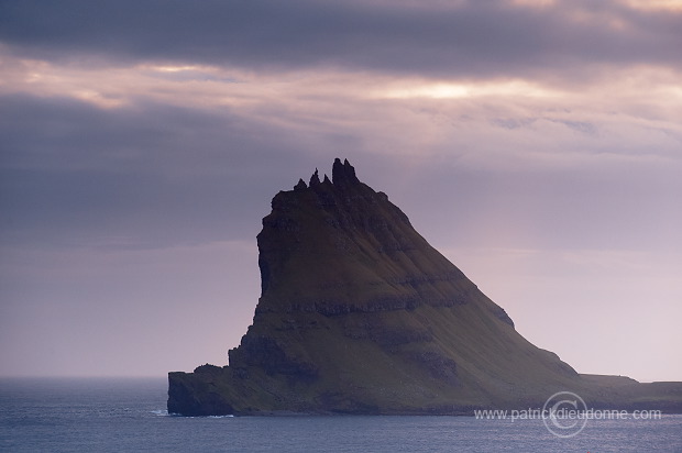 Tindholmur, Vagar, Faroe islands - Tindholmur, iles Feroe - FER633