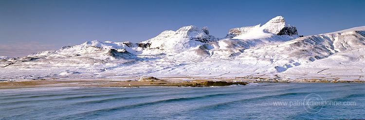 Mt Dyrfjoll and Bakkagerdi, East Fjords, Iceland - Dyrfjoll, Islande -  ISL0026