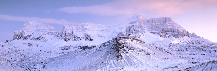 Mt Dyrfjoll and Bakkagerdi, East Fjords, Iceland - Dyrfjoll, Islande -  ISL0027