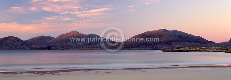 Beach and North Harris hills, Harris, Scotland - Plage sur Harris, Ecosse  15716