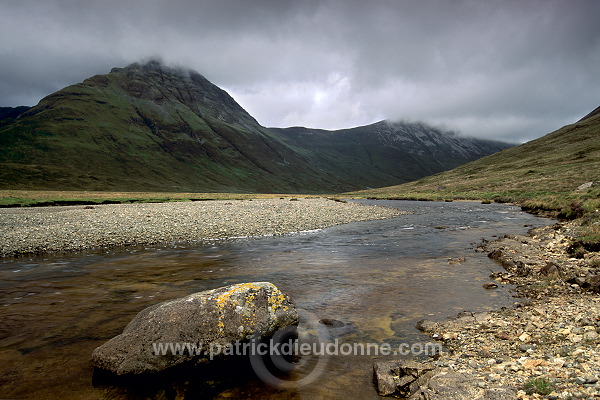 Cuillins and stream, Skye , Scotland - Ecosse - 19324