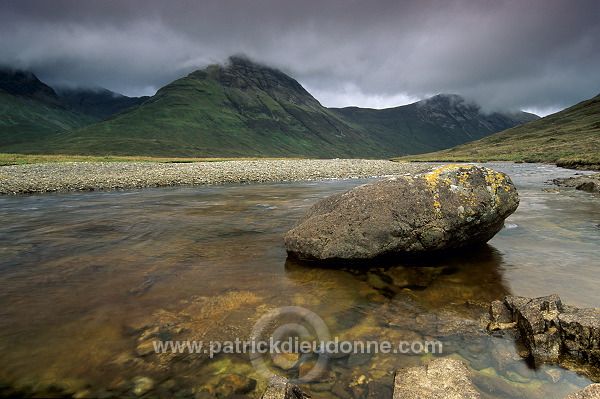 Cuillins and stream, Skye , Scotland - Ecosse - 19325