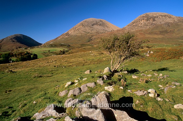 Red Cuillins near Torrin, Skye, Scotland  - Ecosse - 19329