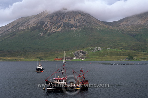 Loch Slapin and boats, Skye, Scotland -  Skye, Ecosse - 19382