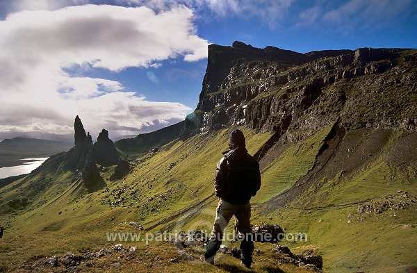 Old Man of Storr, hiker, Skye, Scotland - Skye, Ecosse - 19409