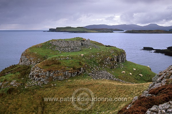 Dun Ardtrek broch, Skye, Scotland -  Skye, Ecosse - 19416