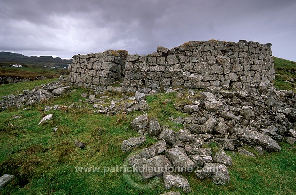 Dun Ardtrek broch, Skye, Scotland -  Skye, Ecosse - 19417