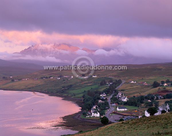 Carbost and the Cuillins, Skye, Scotland - Carbost et les Cuillins, Skye, Ecosse  15880