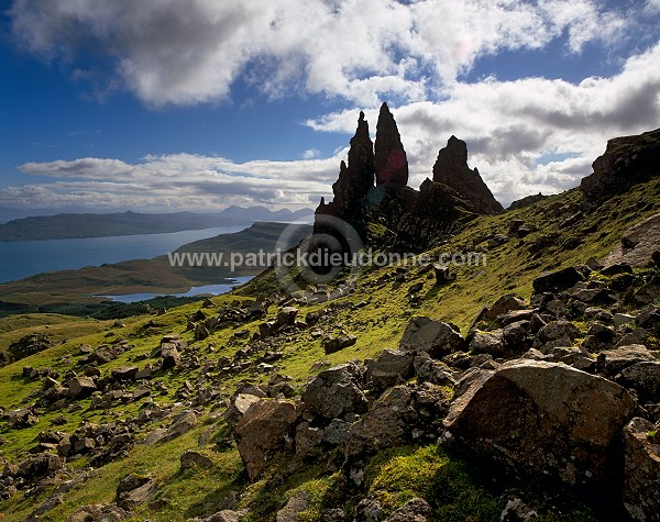 Old Man of Storr, Skye, Scotland - Le Vieil Homme de Storr, Skye, Ecosse  15908