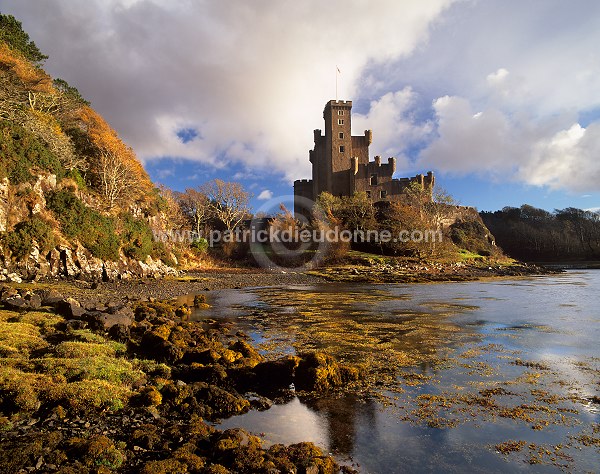 Dunvegan castle, Skye, Scotland - Chateau de Dunvegan, Skye, Ecosse  15958