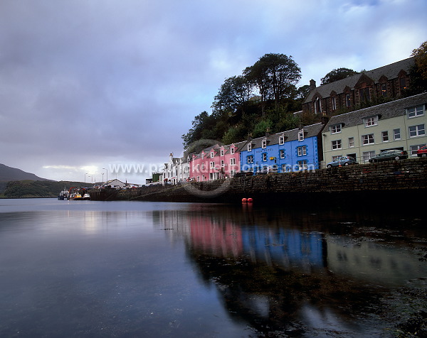 Portree harbour, Skye, Scotland - Port de Portree, Skye, Ecosse  15964