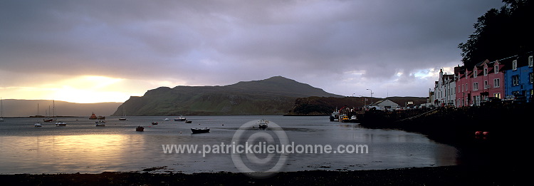 Portree harbour, Skye, Scotland - Port de Portree, Skye, Ecosse  15970