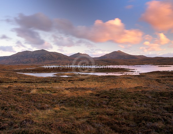 Loch Druidibeg at sunset, South Uist, Scotland -  Loch Druidibeg, Uist, Ecosse   15980