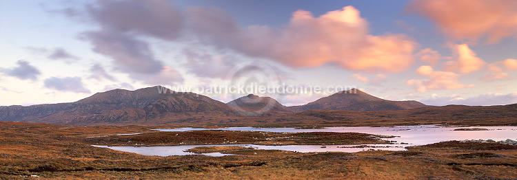 Loch Druidibeg at sunset, South Uist, Scotland -  Loch Druidibeg, Uist, Ecosse  15981