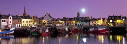 Stornoway harbour at dusk, Lewis, Scotland - Stornoway, Lewis, Ecosse 15781 Stornoway harbour at dusk, Lewis, Scotland - Stornoway, Lewis, Ecosse 15781