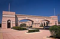 Muscat, monumental gateway - Muscat, porte monumentale, Oman (OM10264)