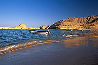Muscat. Beach at Qantab, near Muscat - Plage à Qantab, Oman (OM10509)