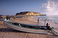 Fishermen and nets, Tuna fishing - Pêcheurs de thon, OMAN  (OM10191)