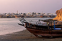 Sur (Sour). Dhows, low tide - Boutres, marée basse,  OMAN (OM10550)