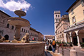 Umbria, Assisi, Piazza del Comune - Ombrie, Assise 12083 Umbria, Assisi, Piazza del Comune - Ombrie, Assise 12083
