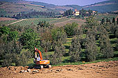 Tuscany, Chianti, works - Toscane, Chianti, travaux   12129