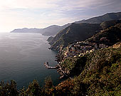 Liguria - Ligurie, Cinque Terre: Riomaggiore and coast  12189