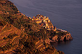 Liguria - Ligurie, Cinque Terre: Vernazza harbour - Vernazza  12161