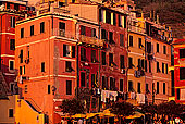 Liguria - Ligurie, Cinque Terre: Vernazza harbour - Vernazza 12208 Liguria - Ligurie, Cinque Terre: Vernazza harbour - Vernazza 12208