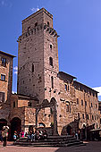 Tuscany, San Gimignano, Piazza - Toscane, San Gimignano  12389