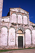 Tuscany, church near Pisa - Toscane, Ã©glise prÃ¨s de Pise   12513