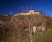 Romagna, Val d'Arda - Romagne, eglise dans le Val d'Arda   12775