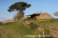 Rolling hills, Tuscany - Collines de Toscane - it01019