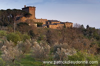 Palazzo, Tuscany - Palazzo, Toscane it01287