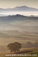 Val d'Orcia, Tuscany - Val d'Orcia, Toscane - it01707
