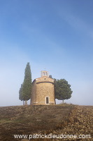 Tuscan chapel, Tuscany - Chapelle, Toscane - it02375