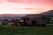 Wensleydale, Barn at sunset, Yorkshire Dales NP, England - Grange au couchant 12876 Wensleydale, Barn at sunset, Yorkshire Dales NP, England - Grange au couchant 12876