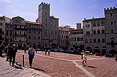Tuscany, Arezzo, Piazza grande - Toscane, Arezzo  12066