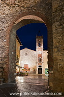 San Quirico, Tuscany - San Quirico, Toscane -  it01396