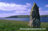Fetlar: the Ripple Stone, Shetland, Scotland - Pierre dressée sur Fetlar 12973