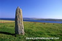 Standing stone near Clivocast, Unst, Shetland -  Pierre dressée sur Unst 12974