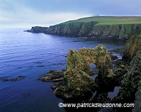 Fair Isle: Natural arch, east coast, Shetland - Arche naturelle, Fair Isle 13048