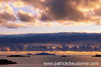 Foula on the horizon, Shetland, Scotland -  Foula sur l'horizon  13163